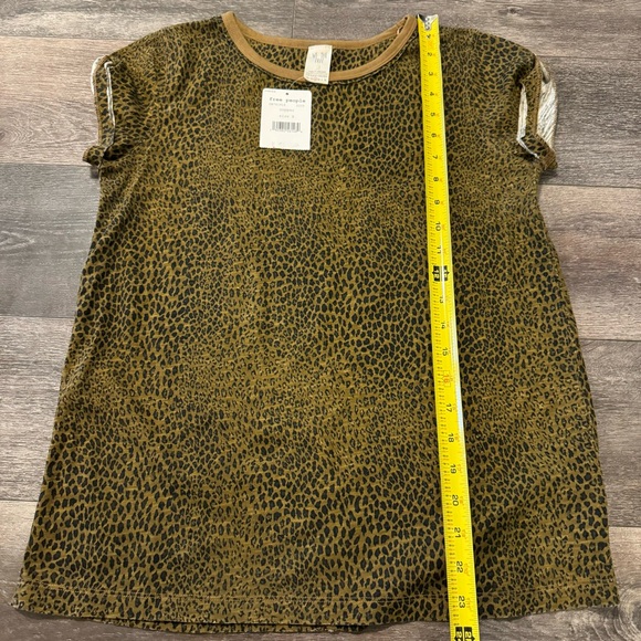 Free People We The Free Size Small Clare Animal Printed Leopard Cheetah T-Shirt - Picture 11 of 14
